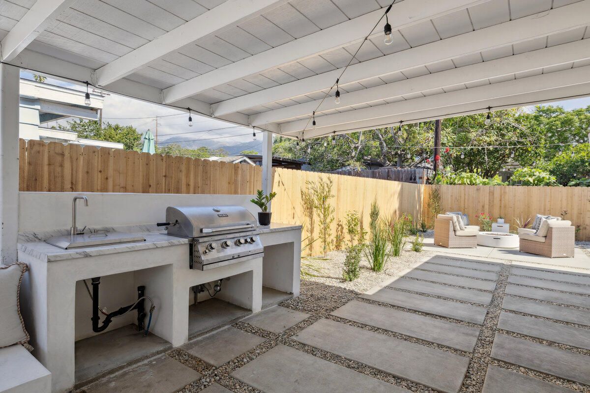 Exterior, Outdoor Kitchen