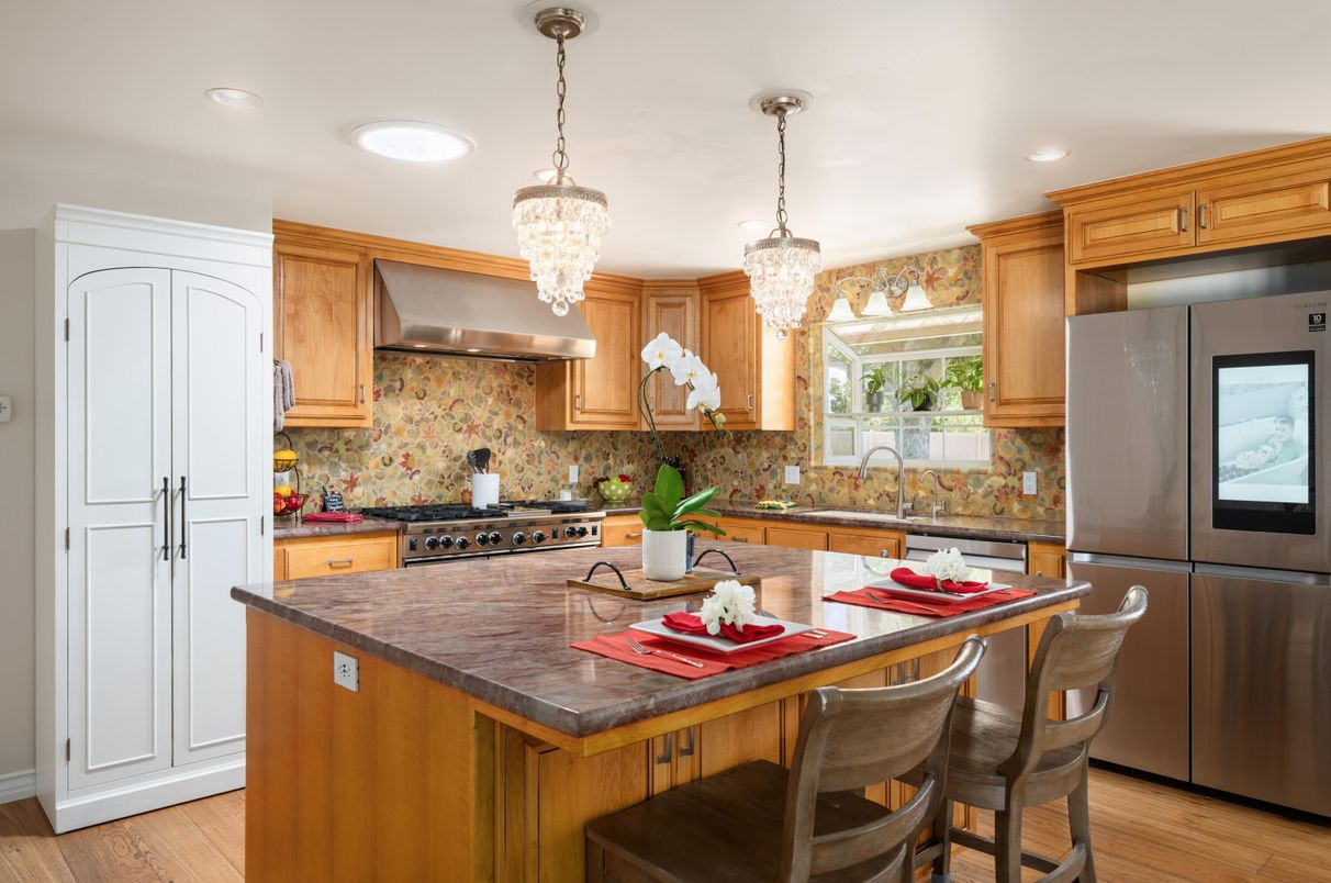 Chandelier, Interior, Kitchen, Pendant Lights, Recessed Lighting, Stainless Steel Appliances, Wood Texture Flooring