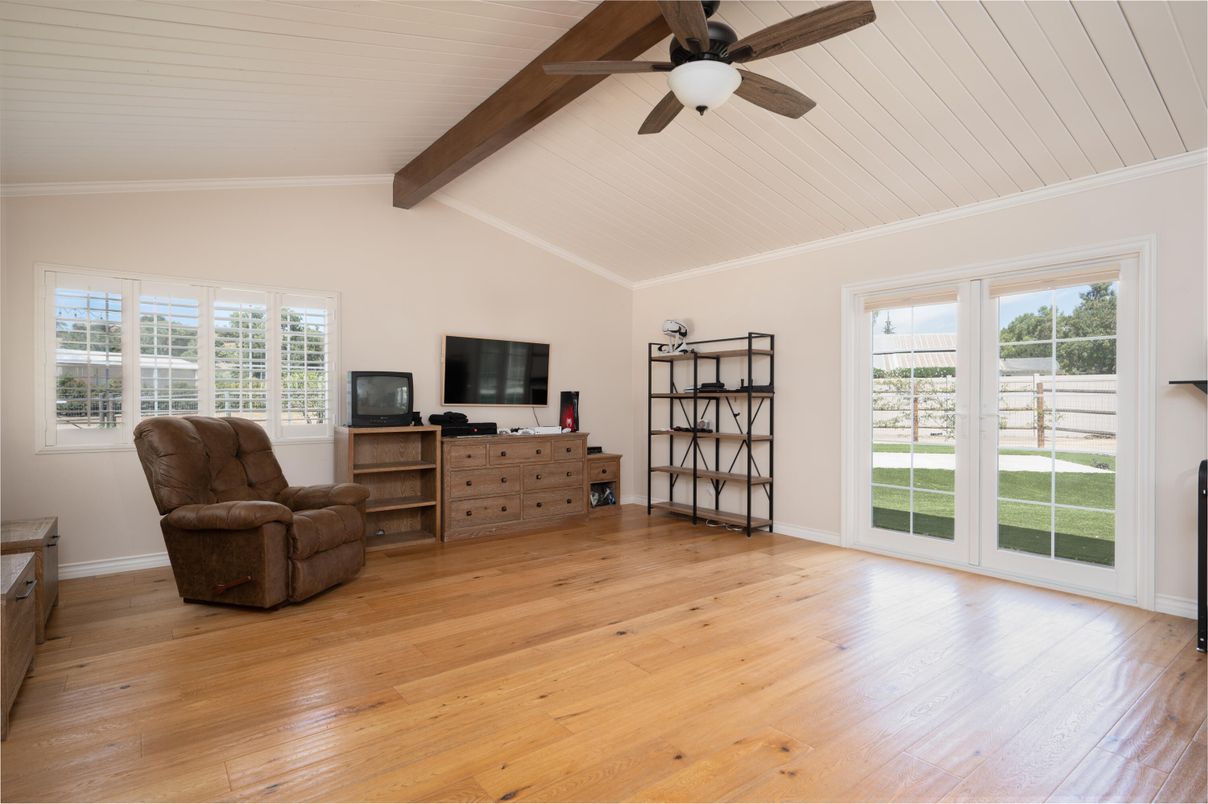 Empty room, Interior, Wooden Beams, Wood Texture Flooring
