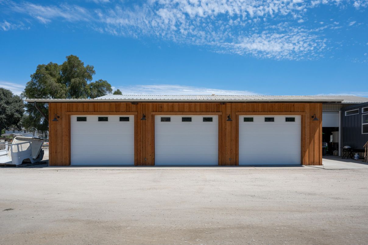 Detached Garage, Exterior