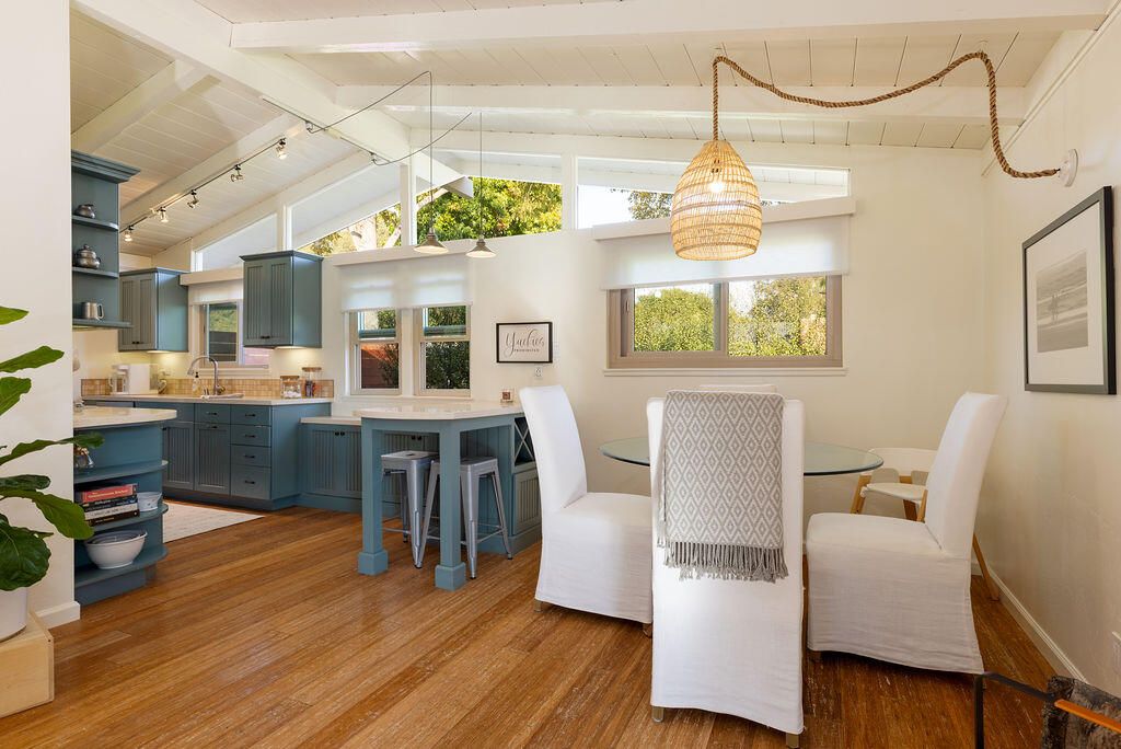 Dining room, Interior, Kitchen, Pendant Lights, Wood Texture Flooring