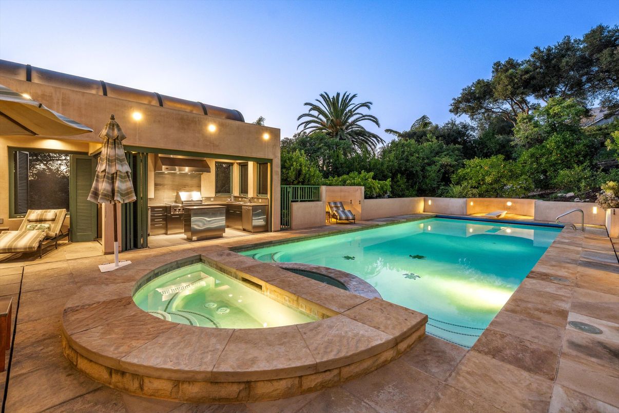 Exterior, Pool