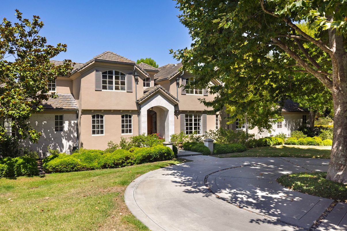 Backyard, Exterior, Facade, Mediterranean