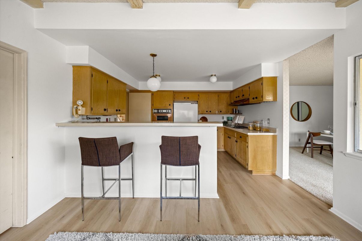 Interior, Kitchen, Pendant Lights, Wood Texture Flooring
