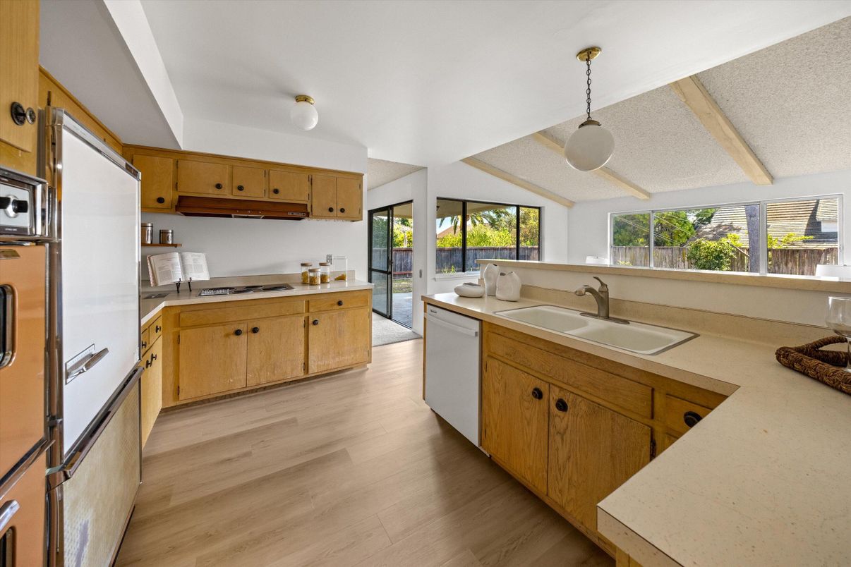 Interior, Kitchen, Pendant Lights, Wood Texture Flooring