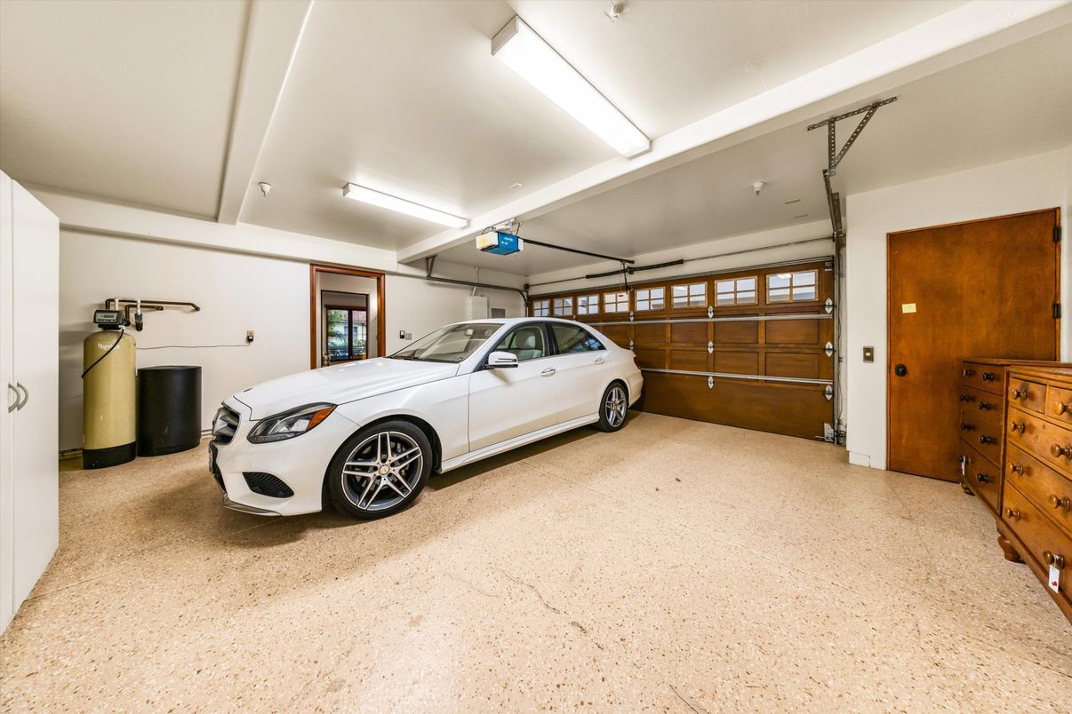 Garage, Interior