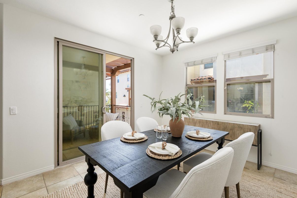Chandelier, Dining room, Interior