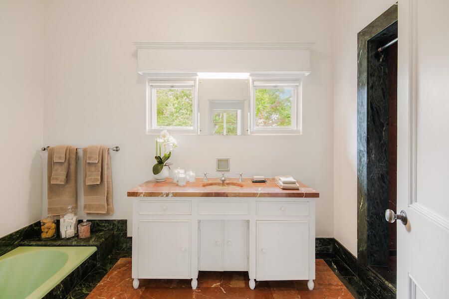 Bathroom, Interior, Tile Countertops