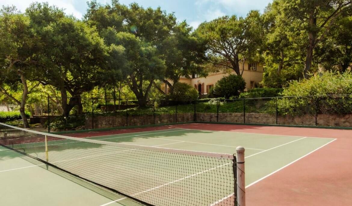 Exterior, Tennis Courts