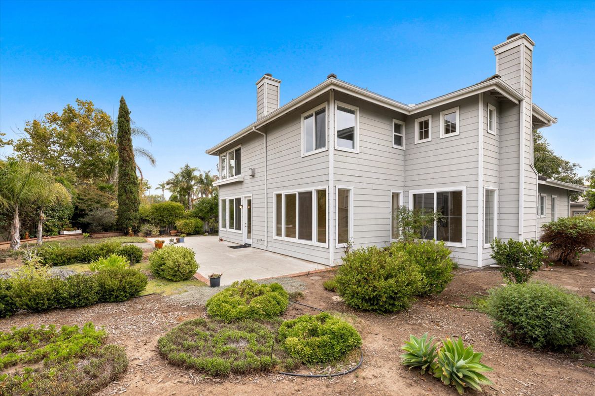 Backyard, Exterior, Facade, Queen Anne Victorian