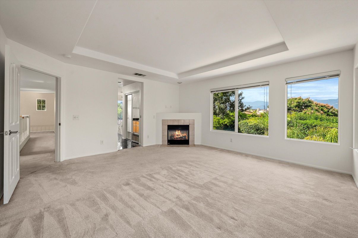 Empty room, Fireplace, Interior, Recessed Lighting