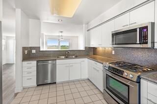 Interior, Kitchen, Pendant Lights, Stainless Steel Appliances