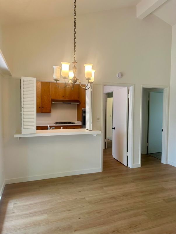 Chandelier, Interior, Kitchen, Wood Texture Flooring