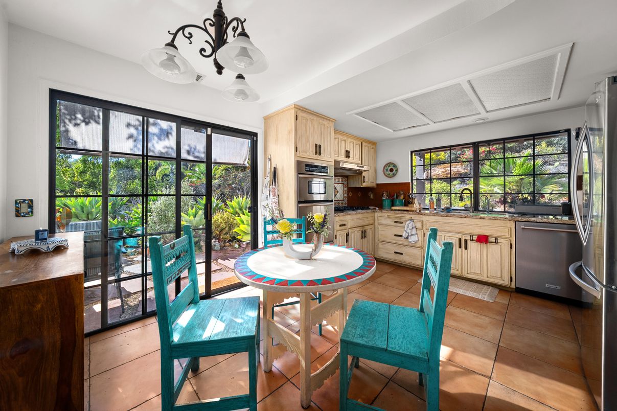 Dining room, Interior, Kitchen, Stainless Steel Appliances