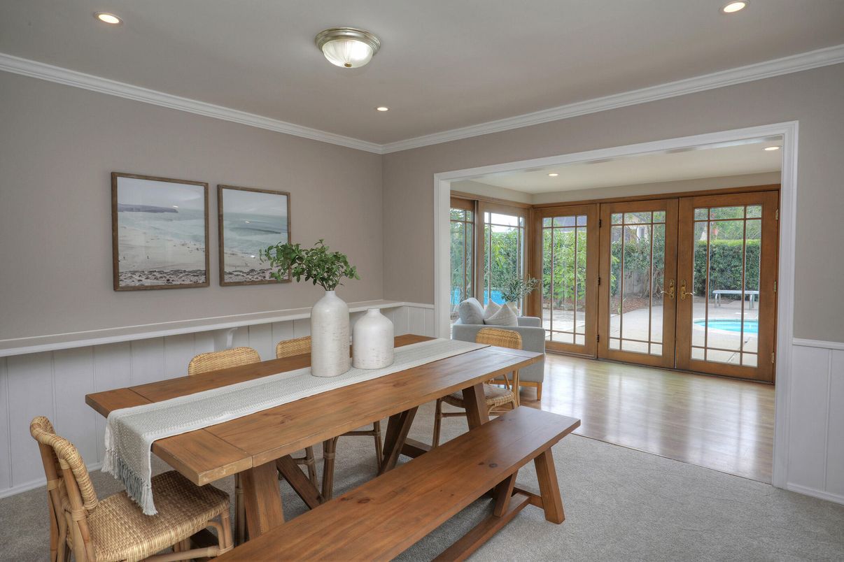 Dining room, Interior, Recessed Lighting, Wood Texture Flooring