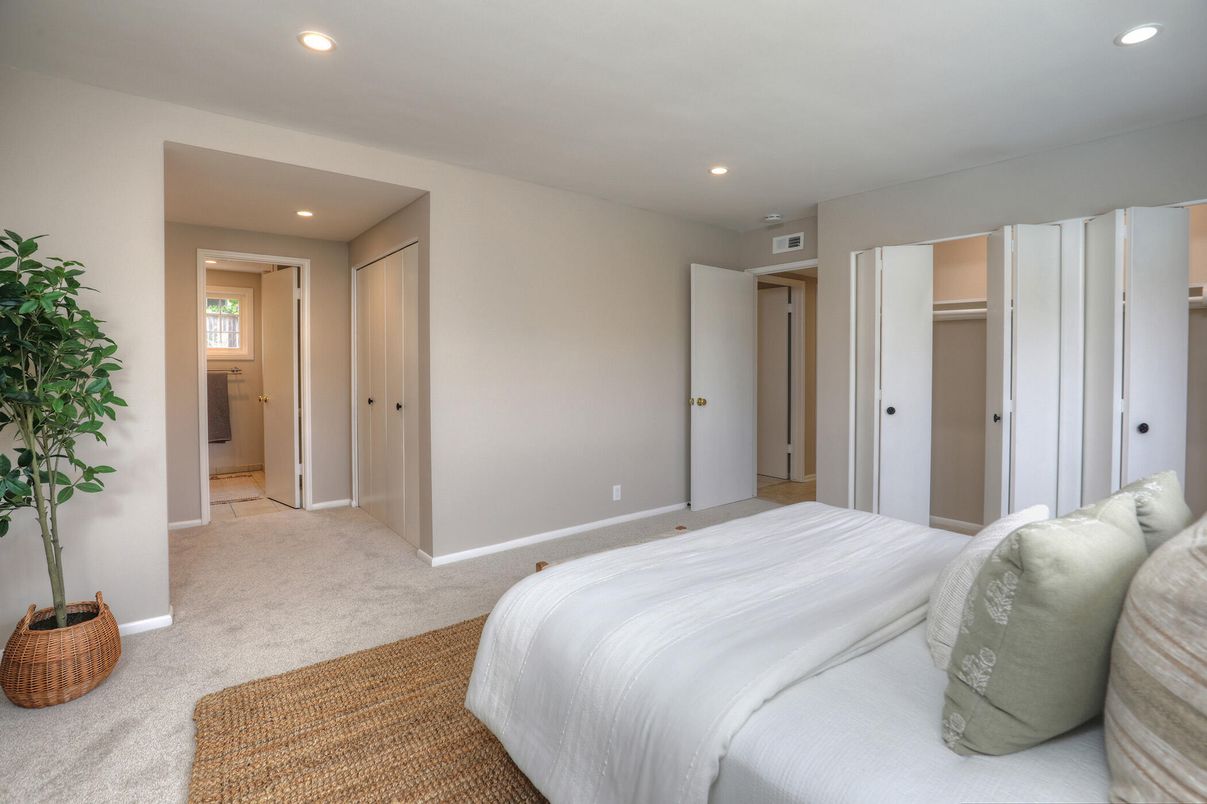 Bedroom, Interior, Recessed Lighting