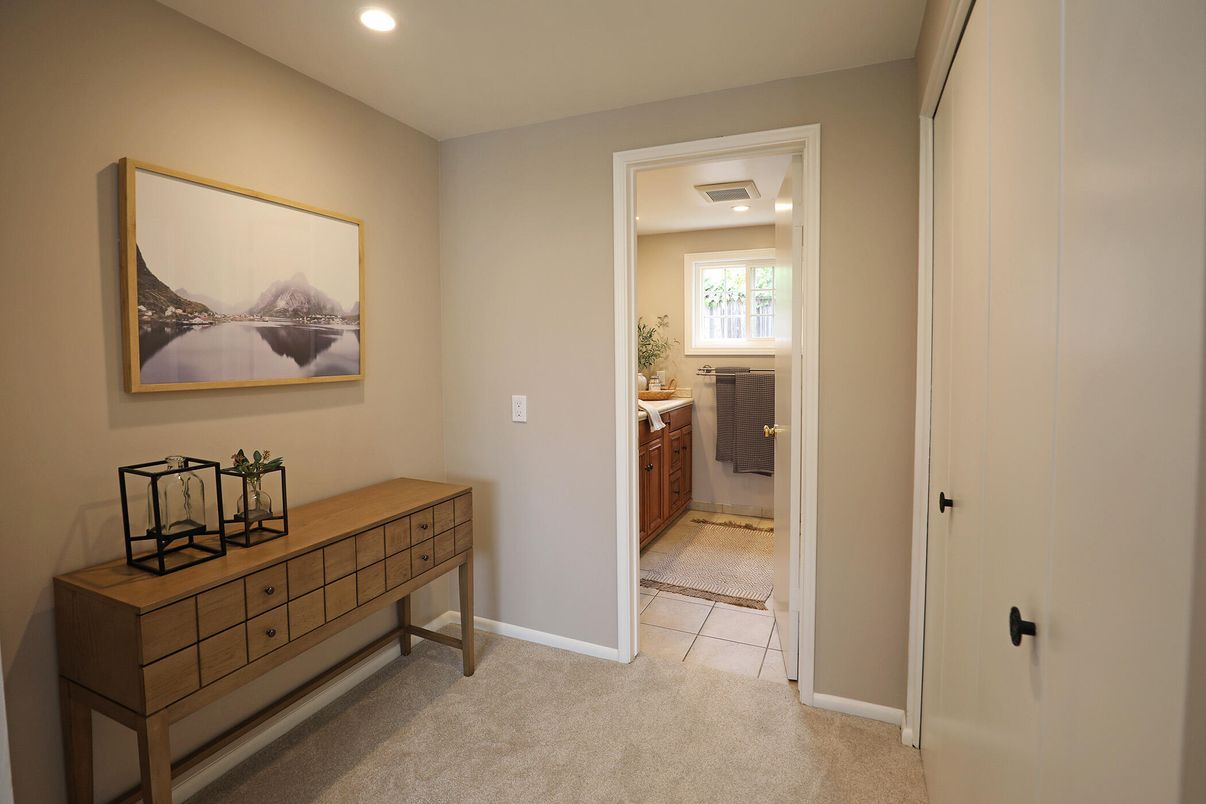 Bathroom, Interior, Recessed Lighting
