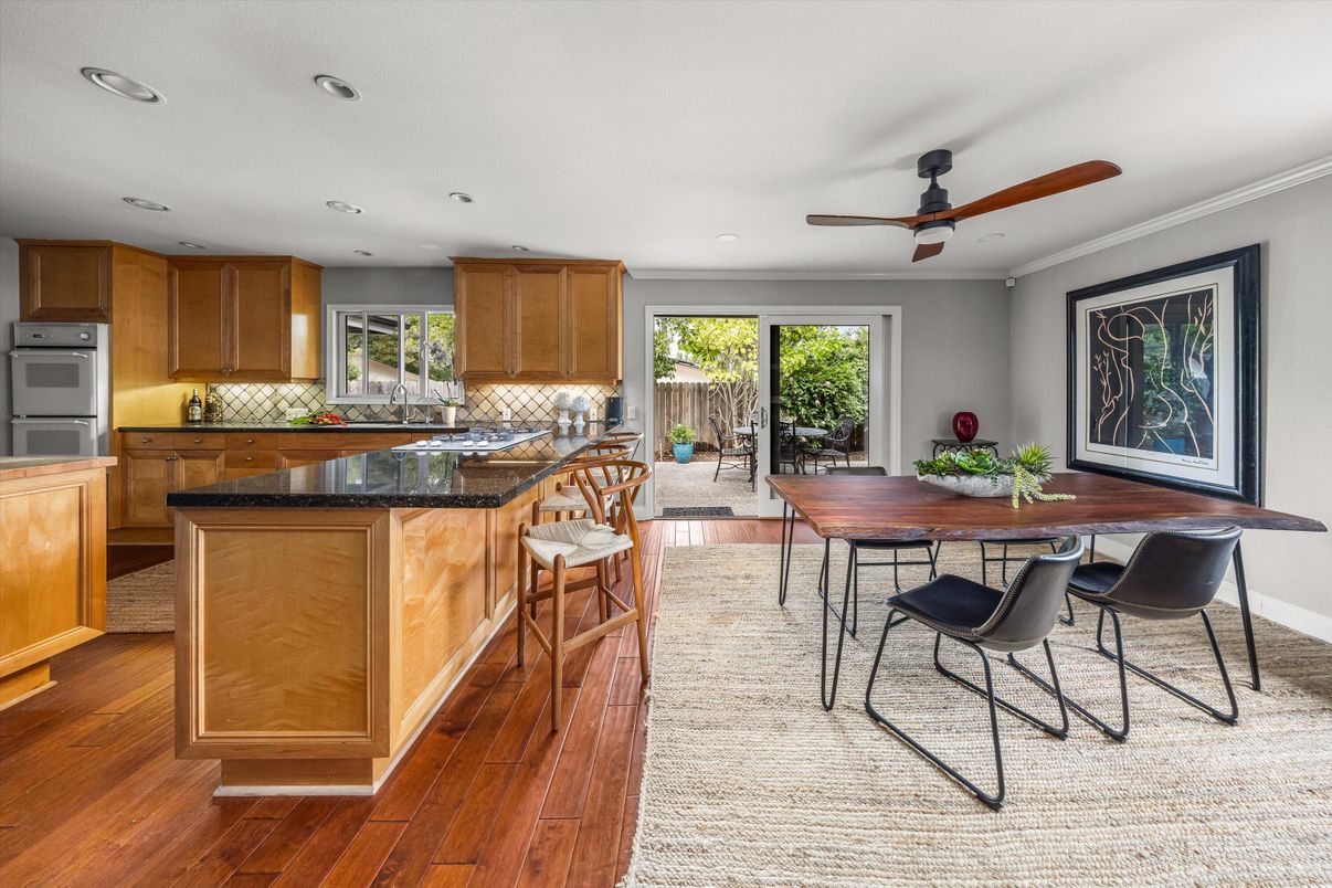 Dining room, Interior, Kitchen, Recessed Lighting, Wood Texture Flooring