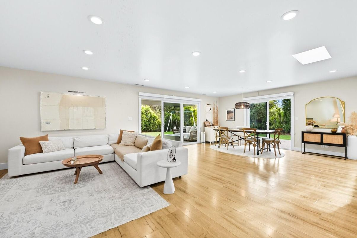 Dining room, Interior, Kitchen, Living room, Pendant Lights, Recessed Lighting, Wood Texture Flooring