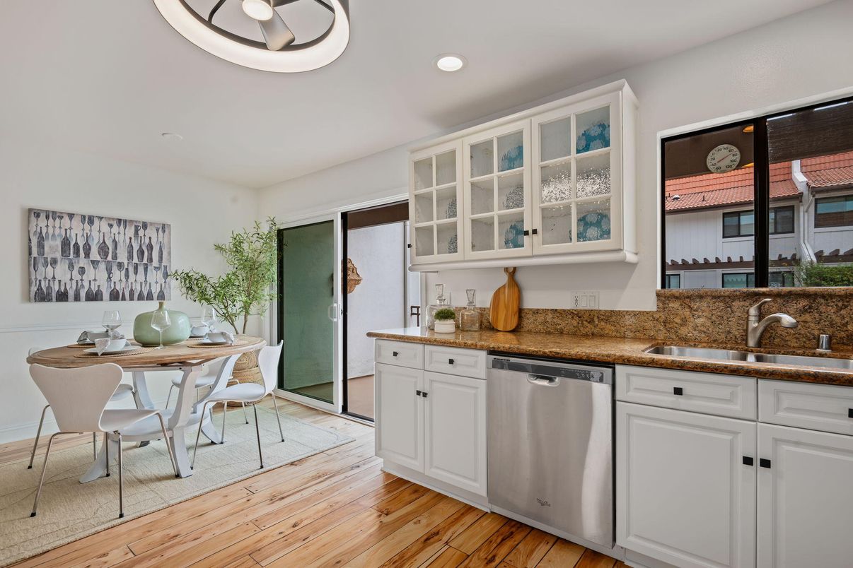Dining room, Interior, Kitchen, Recessed Lighting, Wood Texture Flooring