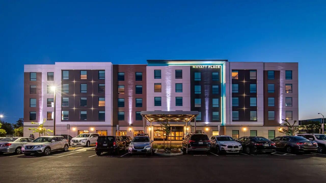 Exterior, Facade, Highrise