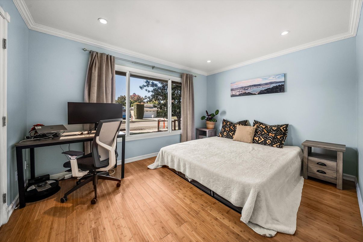 Bedroom, Home Office, Interior, Recessed Lighting, Wood Texture Flooring