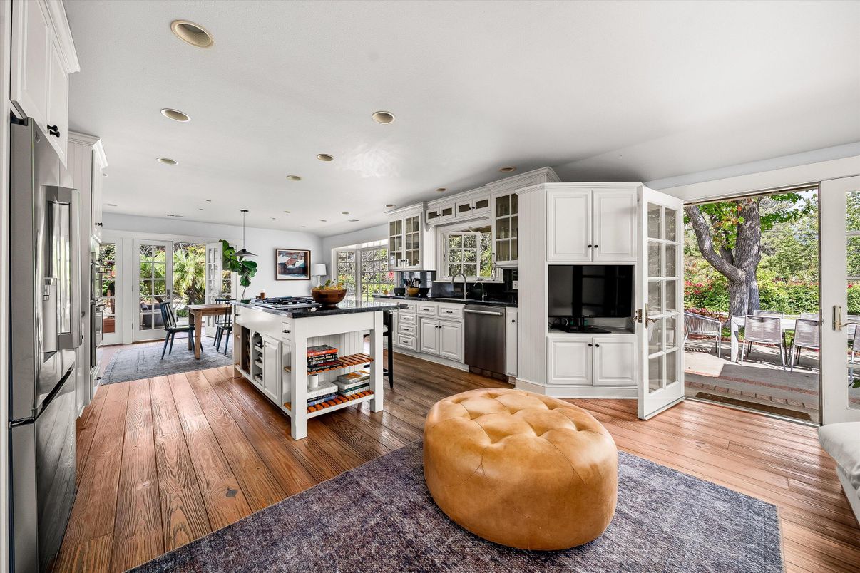 Dining room, Interior, Kitchen, Pendant Lights, Recessed Lighting, Wood Texture Flooring