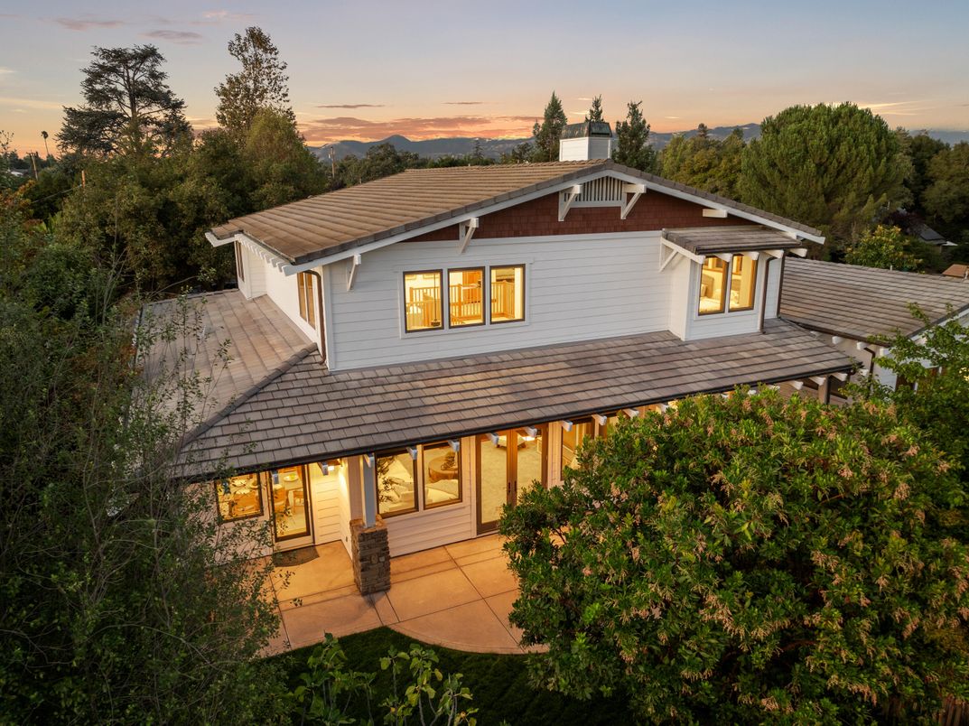 Exterior, Facade, Ranch