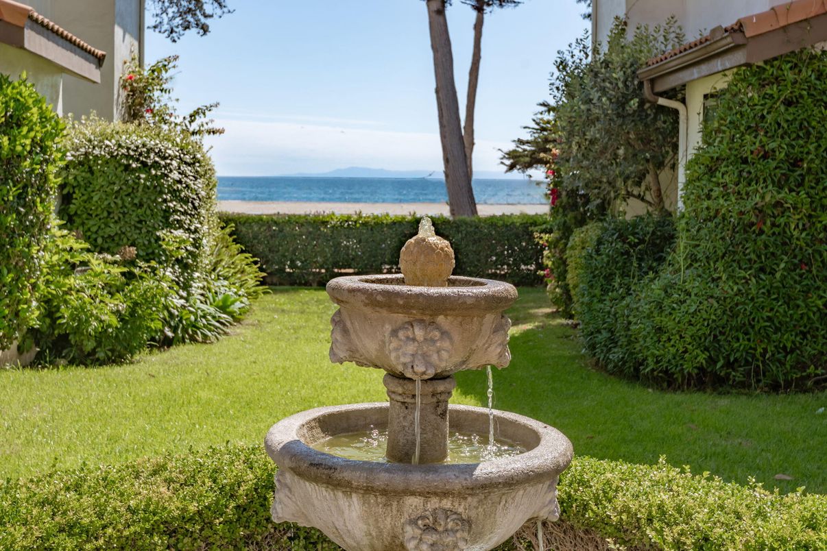 Backyard, Exterior, Water