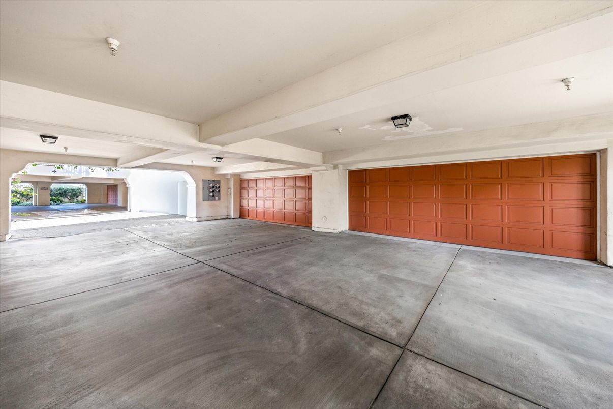 Garage, Interior