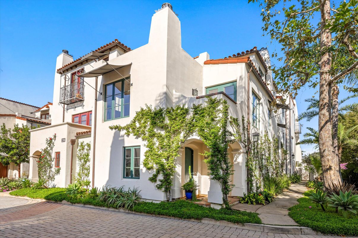 Exterior, Facade, Spanish Mediterranean