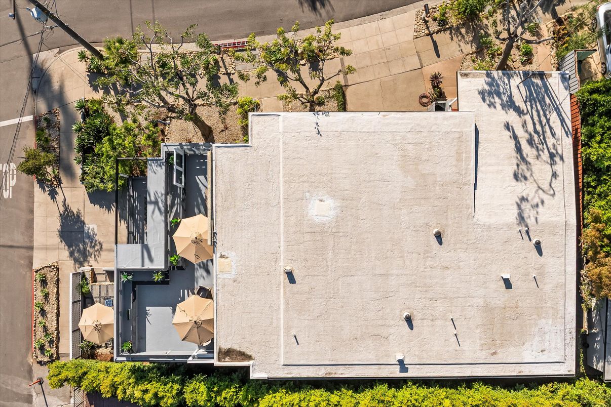 Exterior, Drone