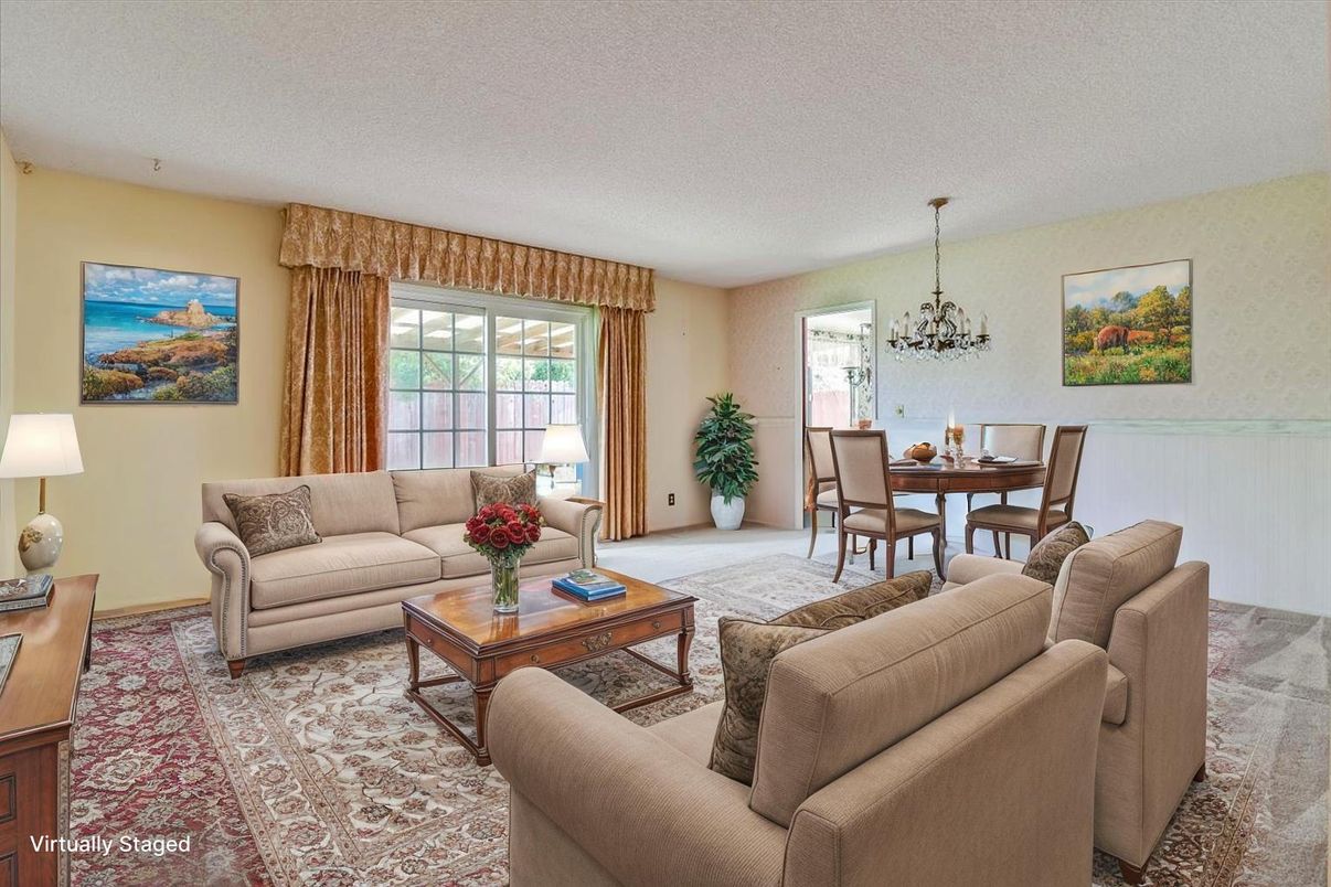 Chandelier, Dining room, Interior, Living room