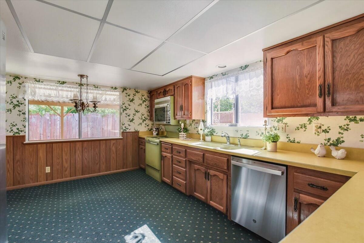 Interior, Kitchen, Stainless Steel Appliances