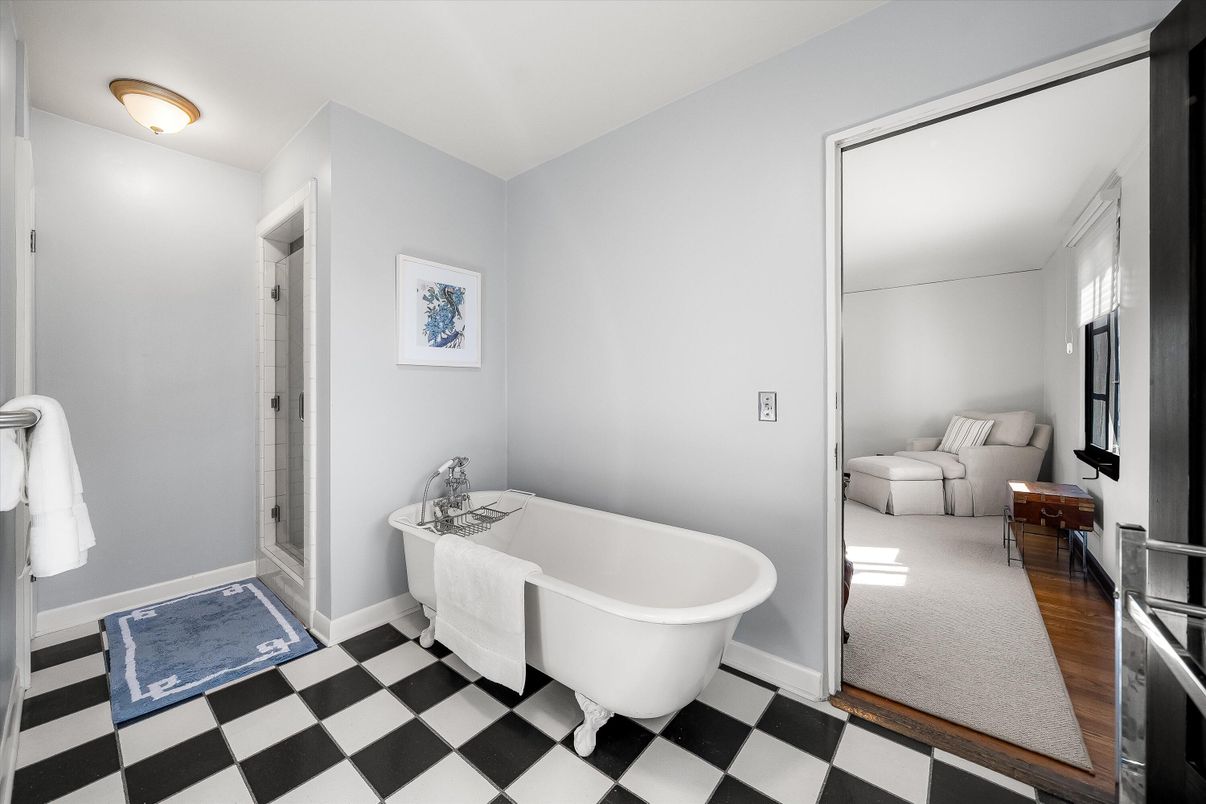 Bathroom, Bedroom, Free Standing Baths, Interior