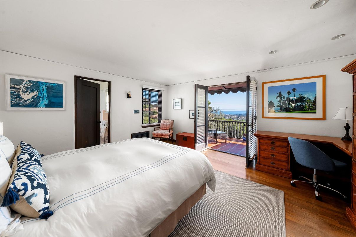 Bedroom, Interior, Water, Wood Texture Flooring