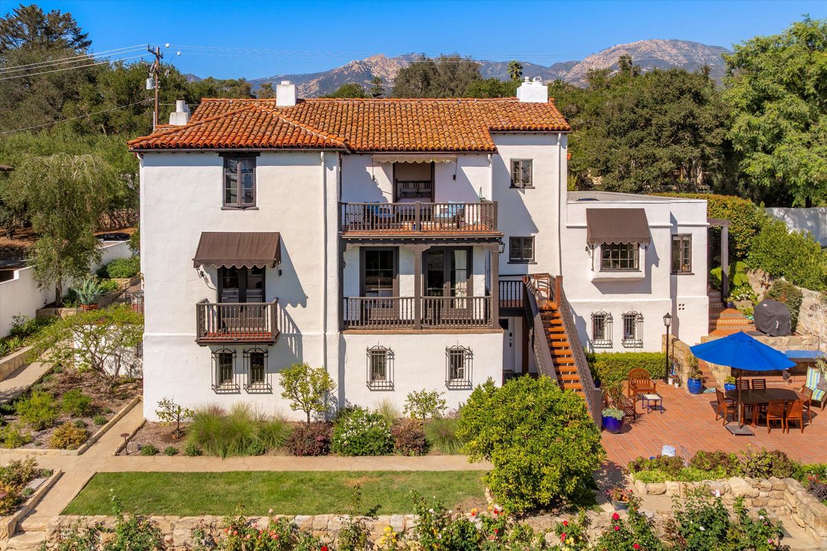 Exterior, Facade, Spanish Mediterranean