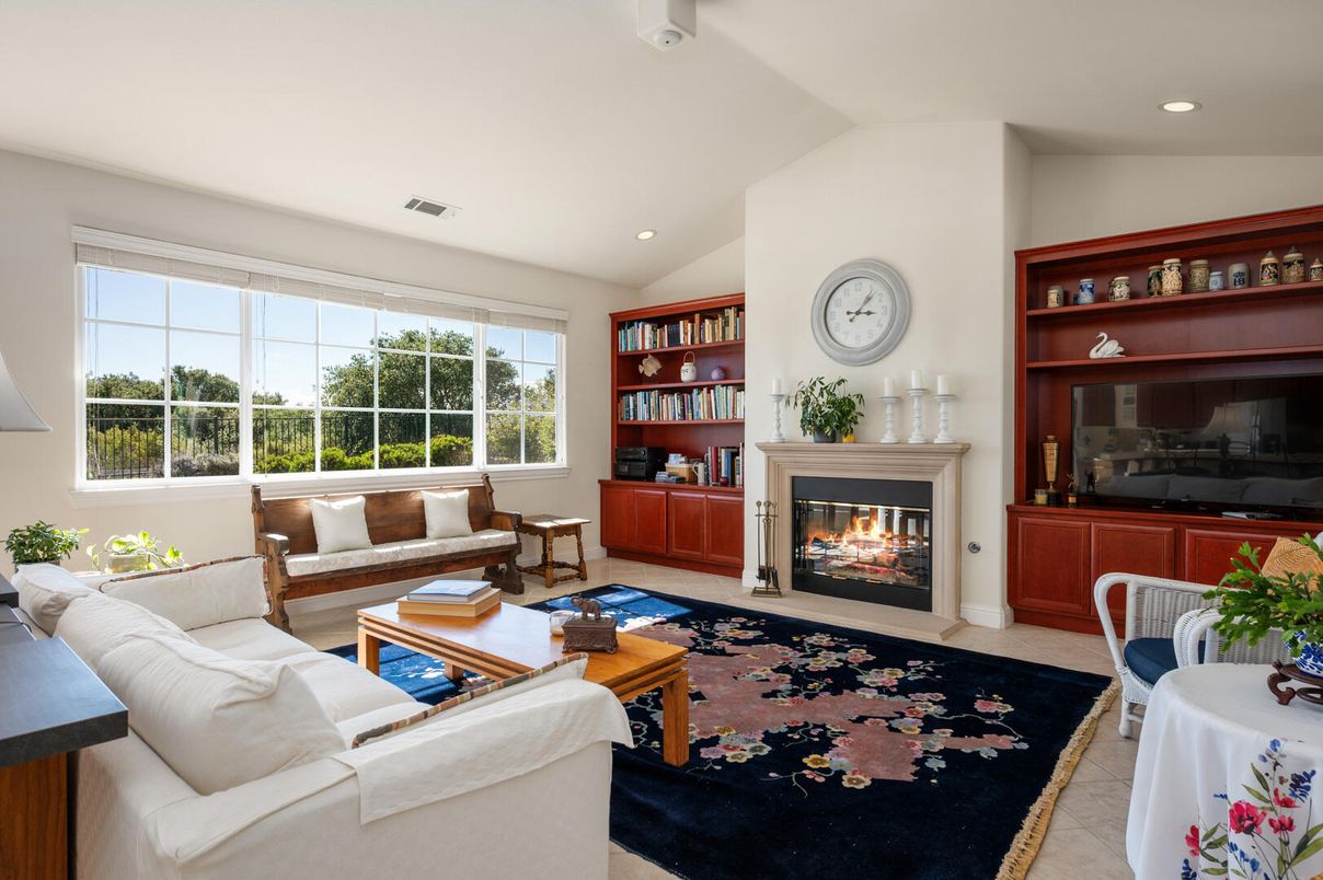 Fireplace, Interior, Living room, Recessed Lighting