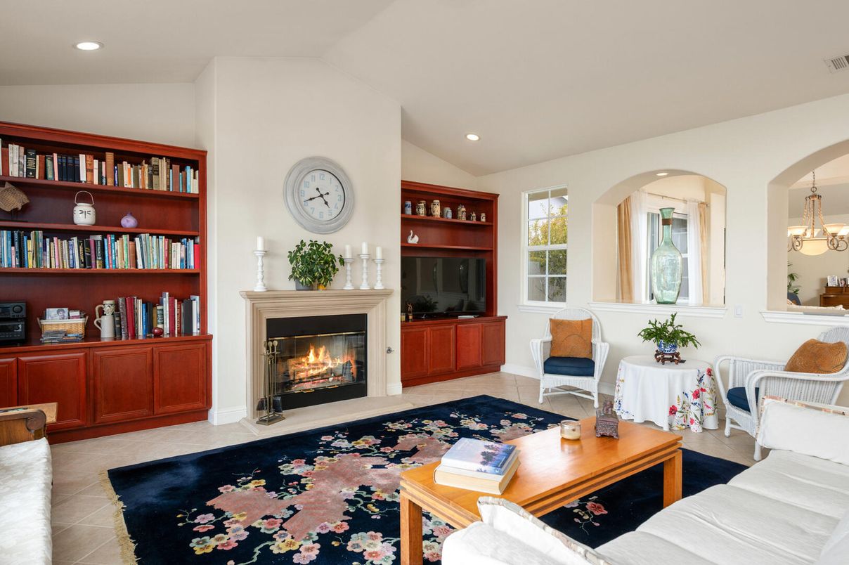 Fireplace, Interior, Living room, Recessed Lighting