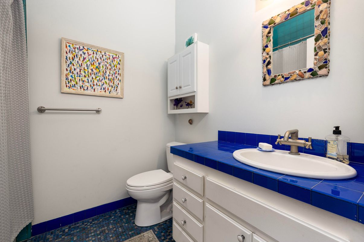 Bathroom, Interior, Tile Countertops