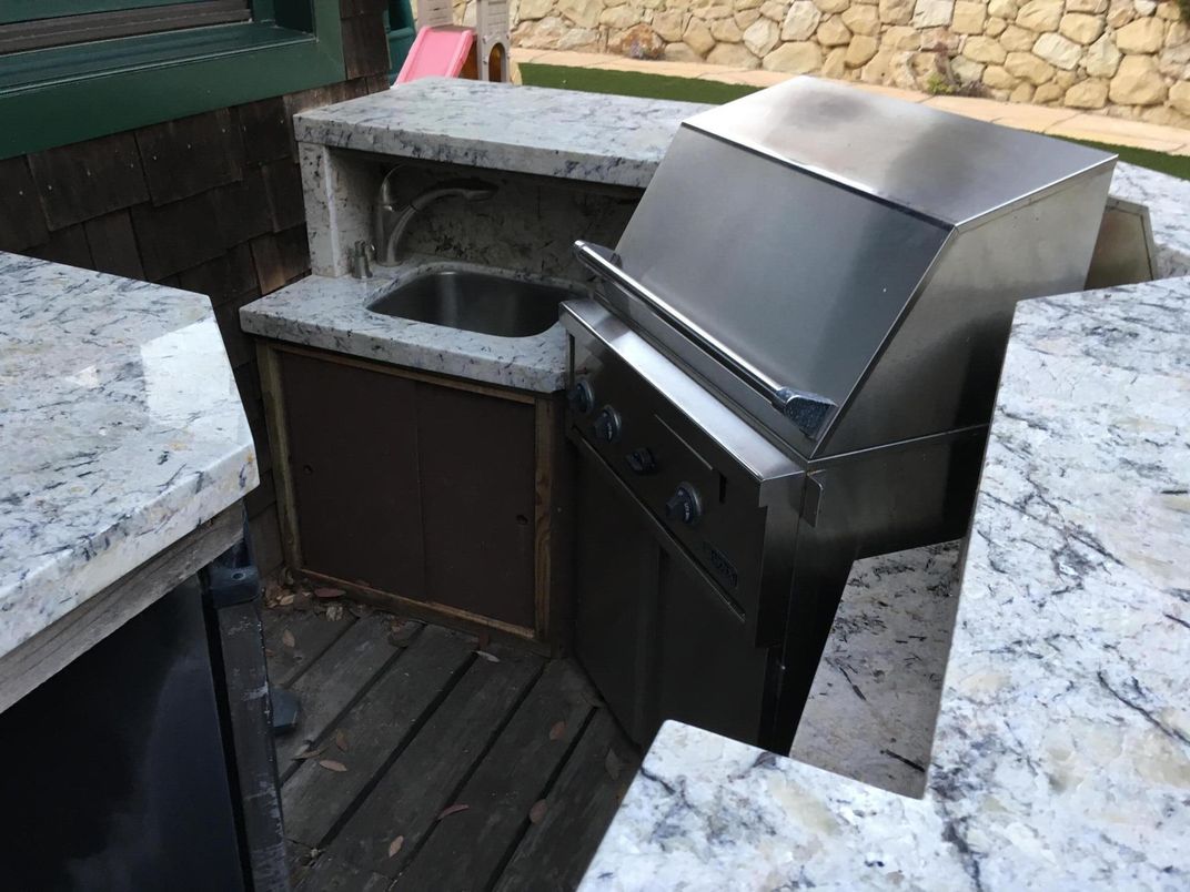 Exterior, Outdoor Kitchen