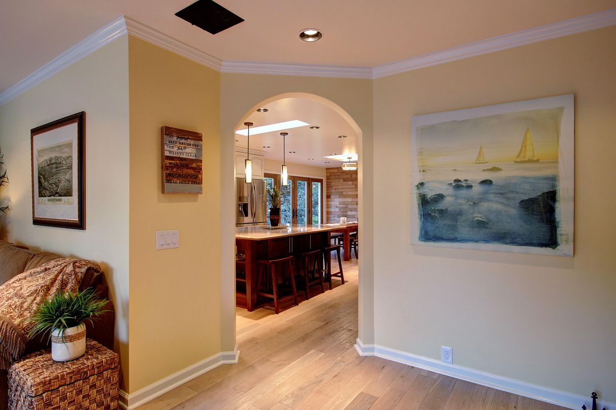 Interior, Pendant Lights, Recessed Lighting, Wood Texture Flooring