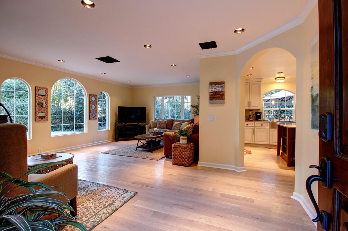 Interior, Living room, Recessed Lighting, Wood Texture Flooring