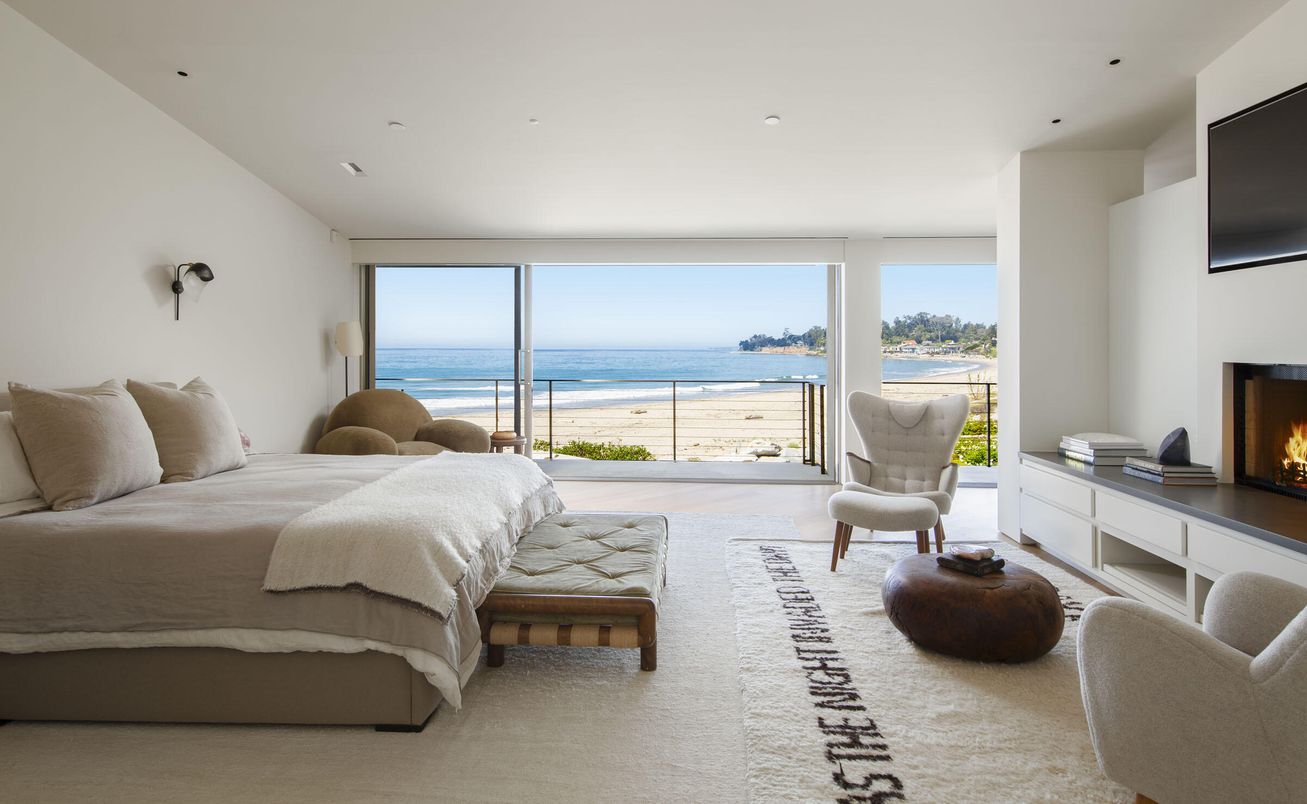 Bedroom, Fireplace, Interior, Recessed Lighting, Water