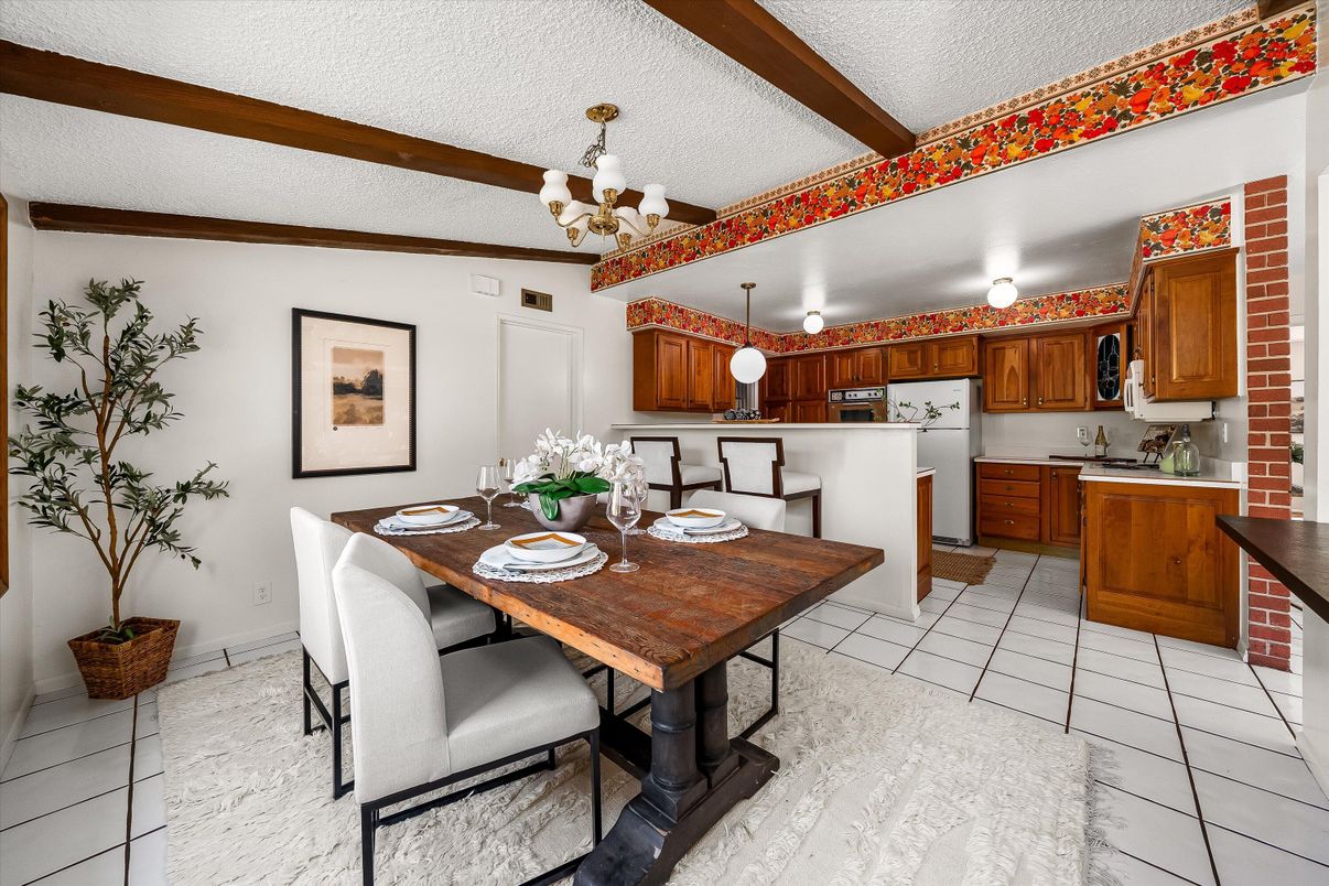 Chandelier, Dining room, Interior, Kitchen, Wooden Beams