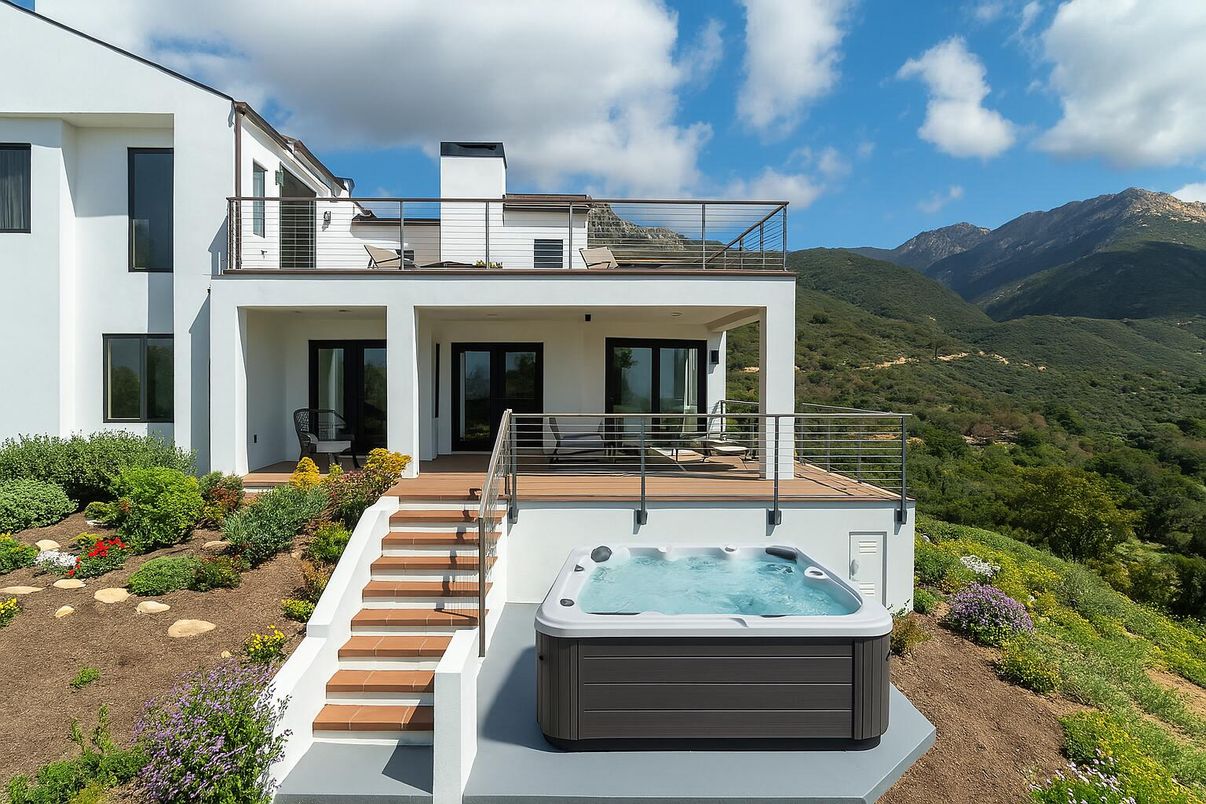 Backyard, Exterior, Hot Tub
