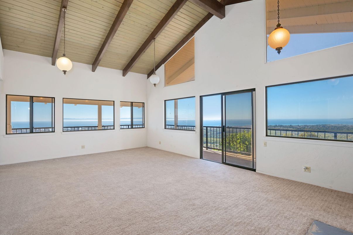 Empty room, Interior, Pendant Lights, Water, Wooden Beams, Wooden Ceilings