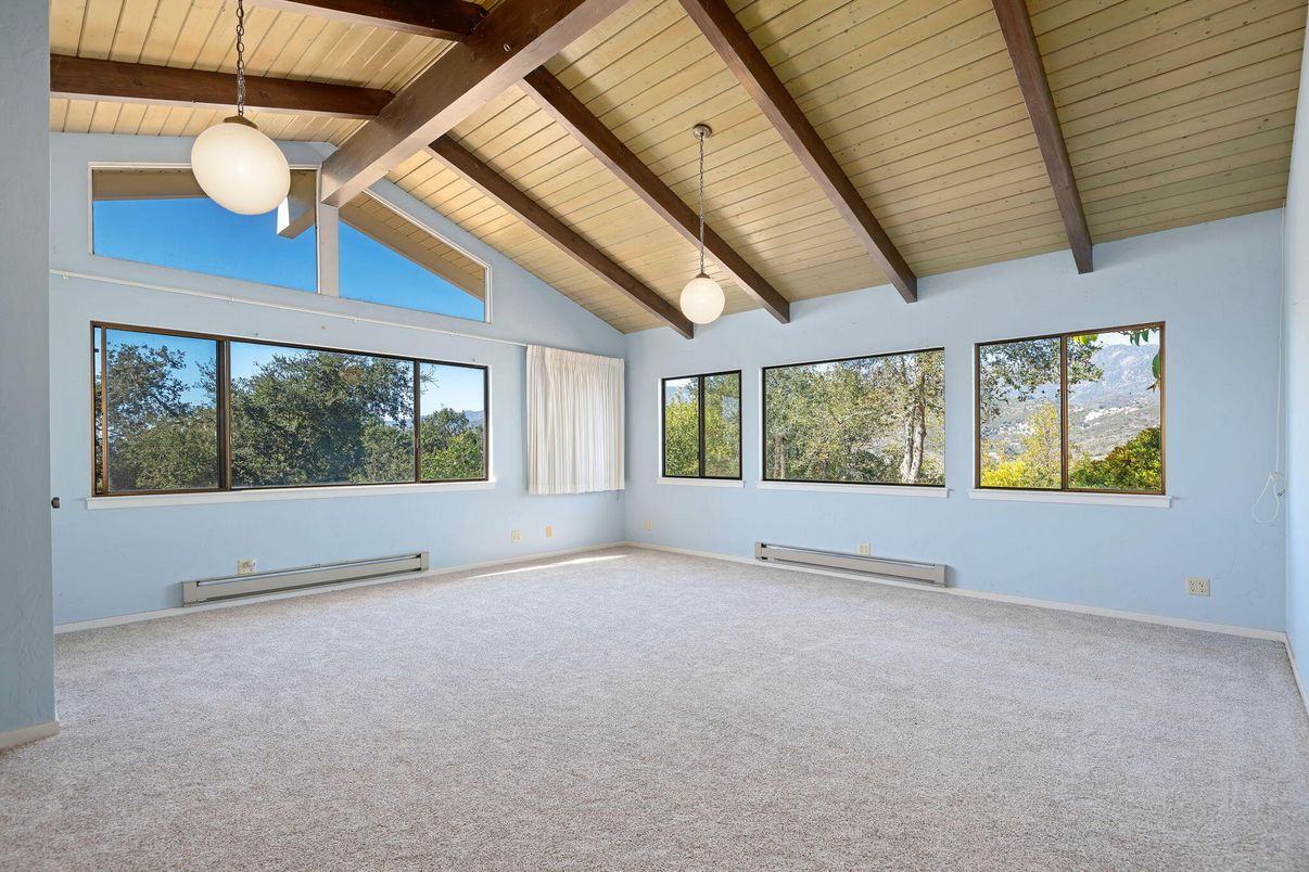 Empty room, Interior, Pendant Lights, Wooden Beams, Wooden Ceilings
