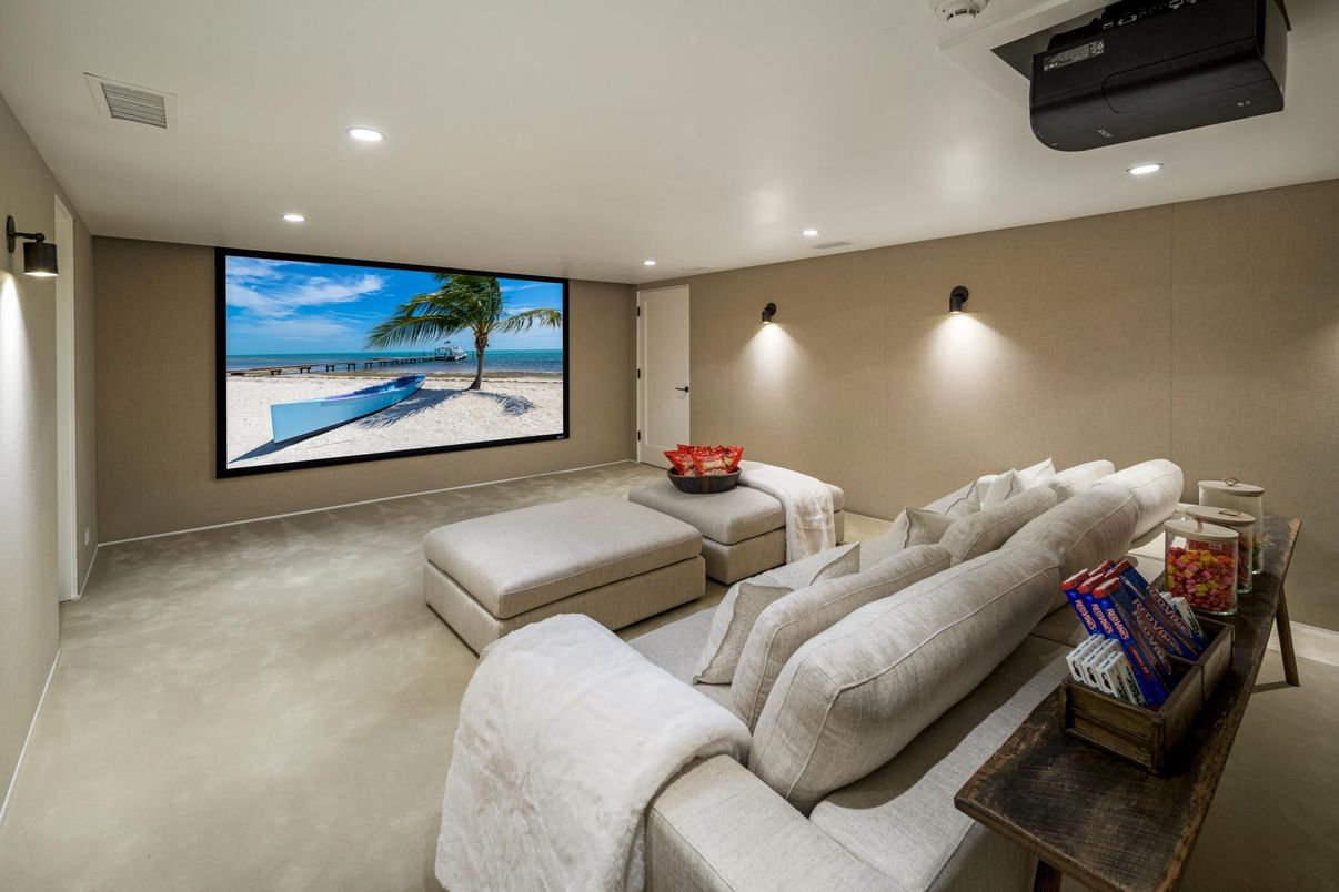 Interior, Projection Screen, Recessed Lighting, Theatre Room