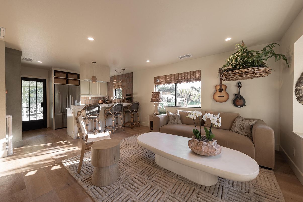 Dining room, Interior, Kitchen, Living room, Pendant Lights, Recessed Lighting, Stainless Steel Appliances, Wood Texture Flooring